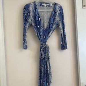 DVF Wrap dress 👗 has sexy fit